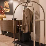Ideal 아파트 *