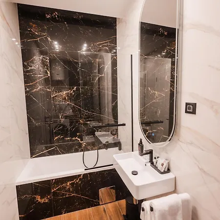 Ideal Apartment *